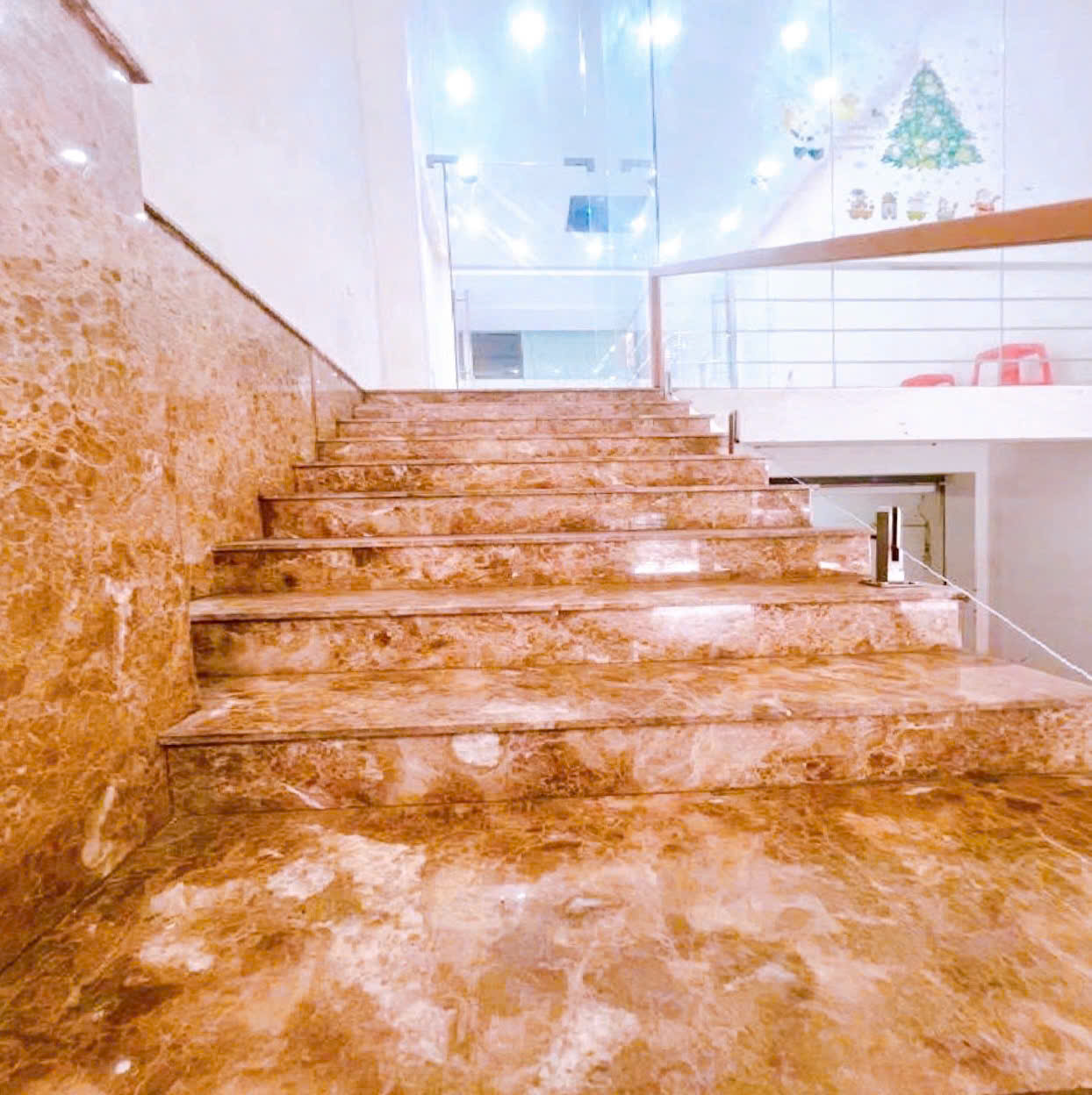 Bán nhà mặt tiền Nguyễn Thị Minh Khai, QUẬN 3, Diện tích 10 x 32 m, Gía 125 tỷ - Ảnh 3